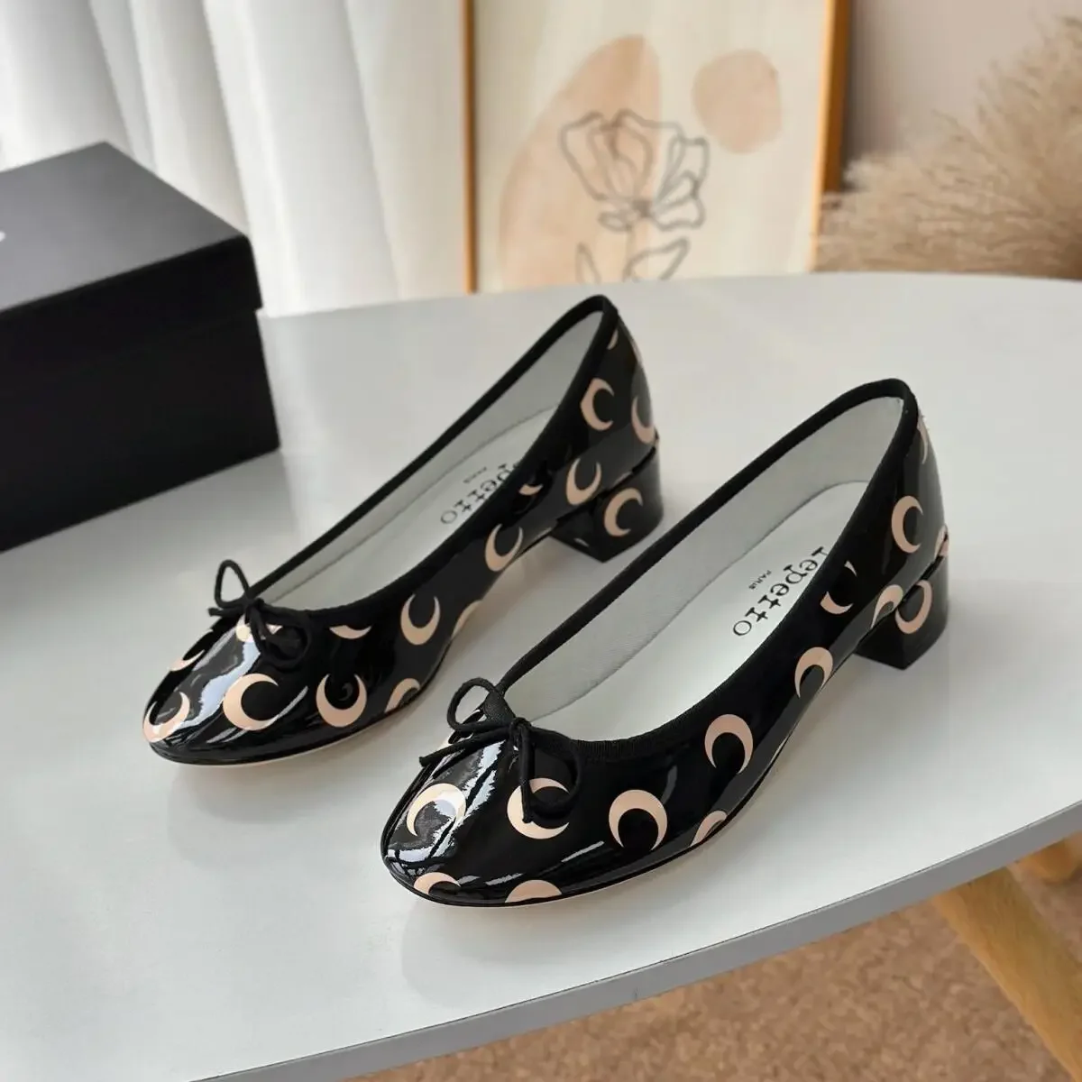 Moon Print Round Toe Ballet Fl - огляд і ціна Ballet Flat Women